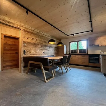 Natururlaub Im Premium Laerchenchalet Naturjuwels Weissensee, By Fewo-plan Oberdorf (Spittal an der Drau, Carinthia)