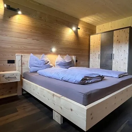 Natururlaub Im Premium Laerchenchalet Naturjuwels Weissensee, By Fewo-plan Tatil Evi Oberdorf (Spittal an der Drau, Carinthia)